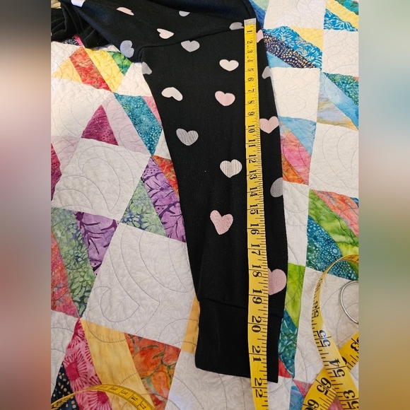 Rachel Roy Black w/ Pink, Grey Hearts Sweater Women's Size Small NWOT - Picture 6 of 9